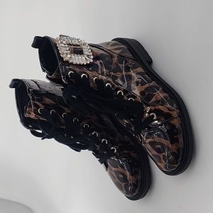 𝅺ALEX MARIE TIALANA PATENT LEATHER AND RHINESTONE BOOTS